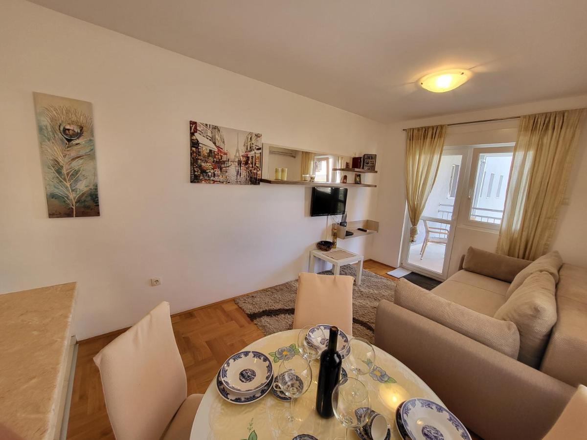 Apartment Rachel Petrovac Екстер'єр фото