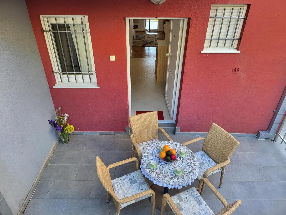 Apartment Rachel Petrovac Екстер'єр фото