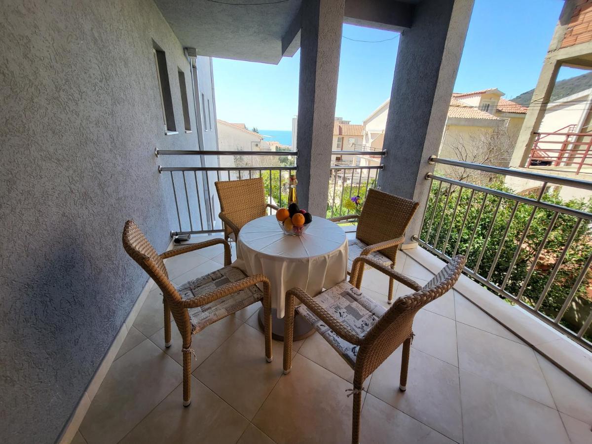 Apartment Rachel Petrovac Екстер'єр фото