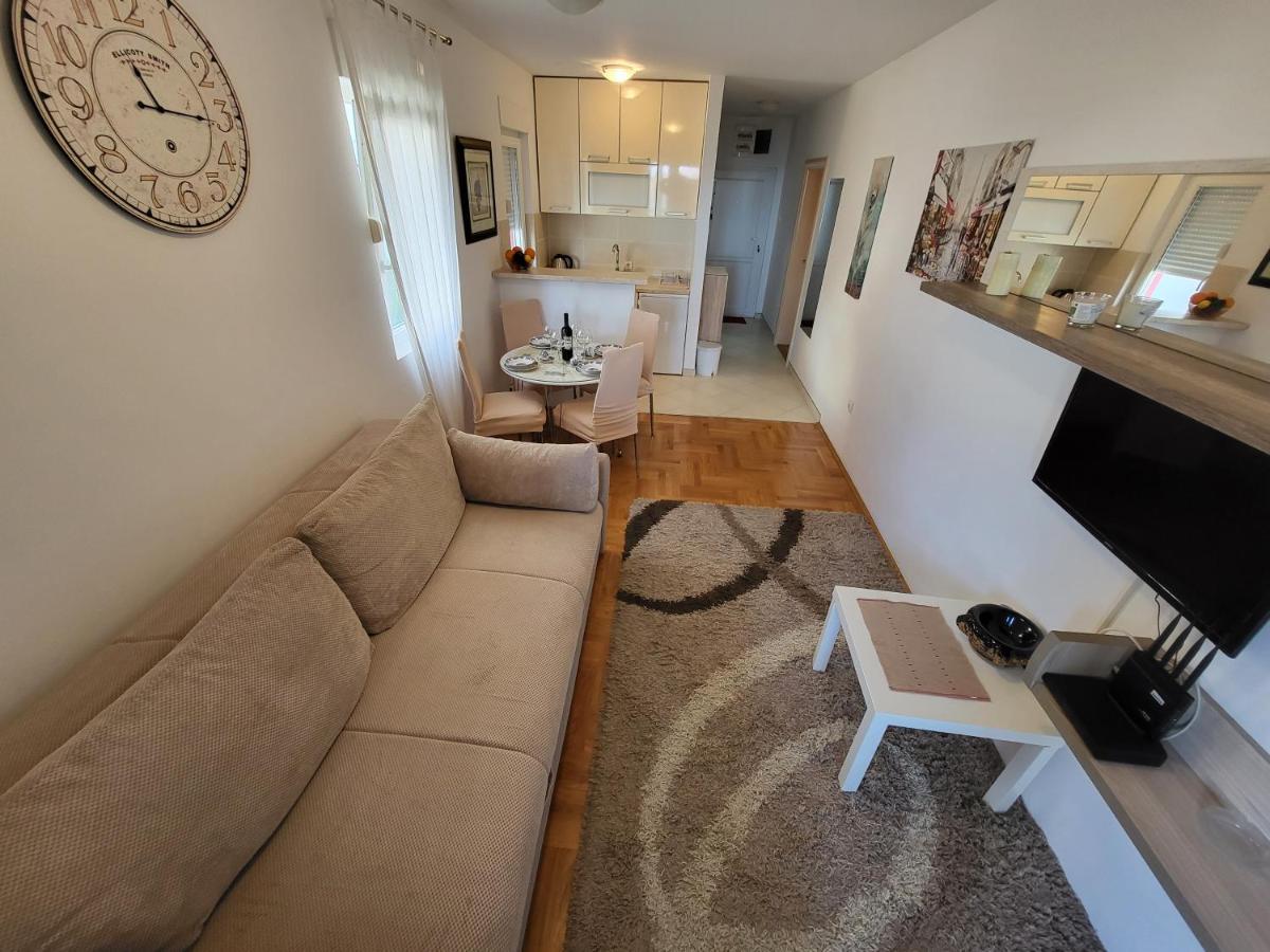 Apartment Rachel Petrovac Екстер'єр фото