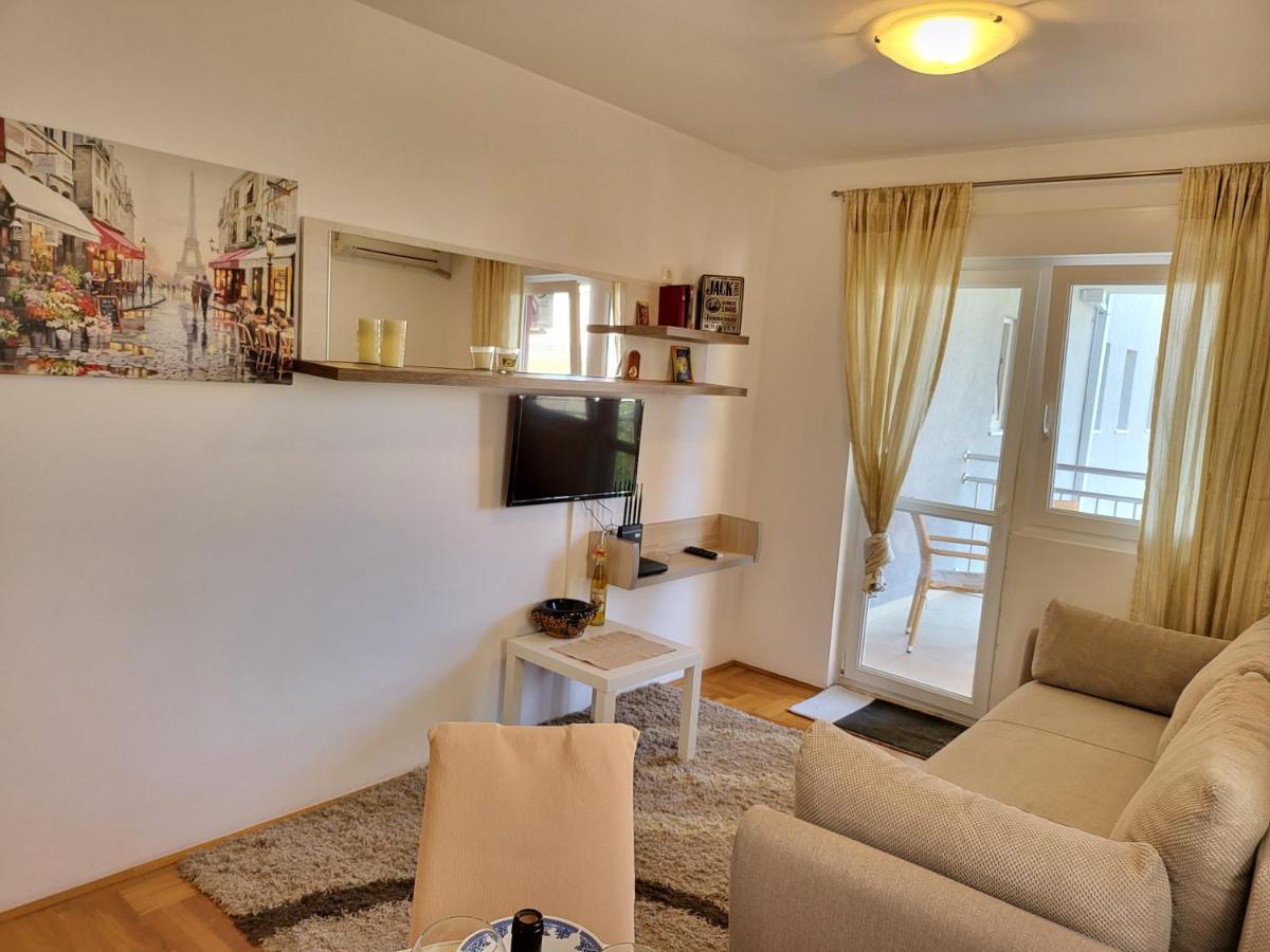 Apartment Rachel Petrovac Екстер'єр фото